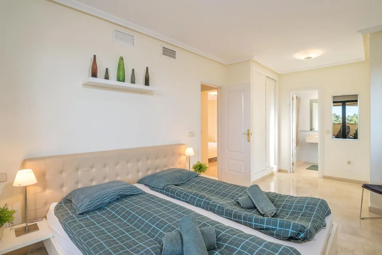 Luxury Apartment At Torrequebrada ベナルマデナ 0*,